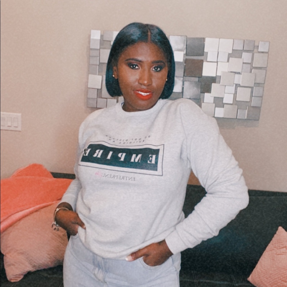 Meet your Posher, Nakia